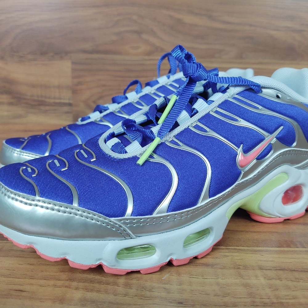 🆕️Nike Air Max Plus Ultraman Women's Size 6.5 Blu